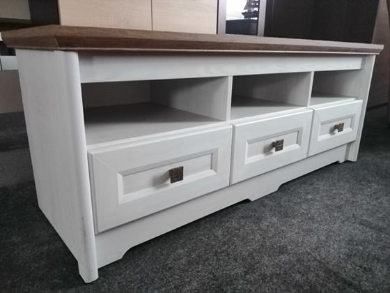 TELEVIZNÍ STOLEK PETRA PS12 136 cm 