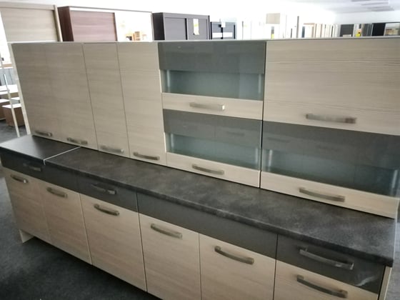 Kvalitní kuchyně Lada XL 260 cm pinia šedá komplet č. 11 